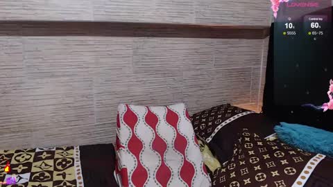 pretty_cristal22 online show from October 7, 1:01 am