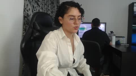 pretty_latina2 online show from February 19, 5:05 am