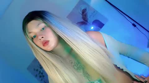 Flor online show from November 5, 12:12 am