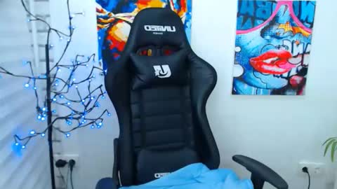 pretty_malika online show from November 25, 4:22 am