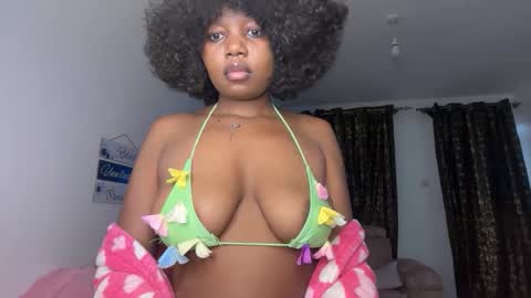 Pretty peaches online show from December 14, 8:04 pm