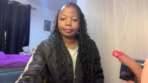 Pretty peaches online show from March 19, 4:07 am