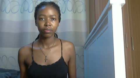 pretty_petite24 online show from December 3, 1:06 pm