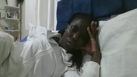 pretty_petite_ebony online show from September 20, 12:02 am