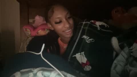 prettyfacefemale online show from February 20, 6:26 am