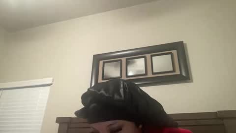 prettyfacefemale online show from April 4, 5:53 pm