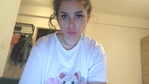 prettyjulliette online show from November 16, 4:42 pm