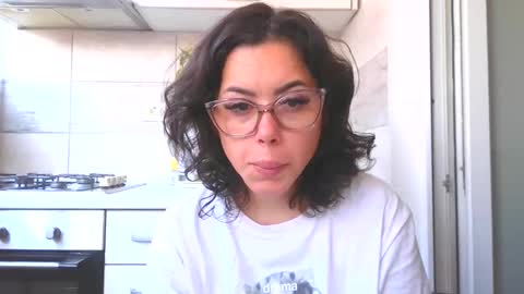 Snapshot of prettyjulliette chatting on October 21, 9:36 am prettyjulliette online show from October 21, 9:36 am