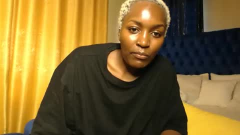 Snapshot of prettyquee chatting on October 8, 8:42 am sasha online show from October 8, 8:42 am