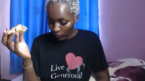 Snapshot of prettyquee chatting on October 22, 8:50 am sasha online show from October 22, 8:50 am