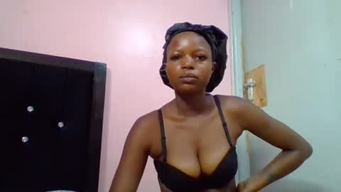 Snapshot of prettywendy21 chatting on October 19, 7:57 am prettywendy21 online show from October 19, 7:57 am