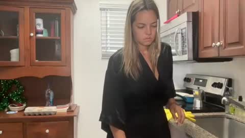 prettyyykittyyy22 online show from April 1, 3:42 pm