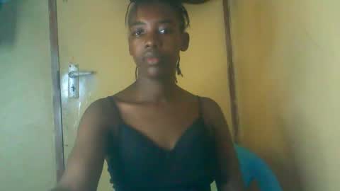 prettyzuzu online show from November 19, 6:35 am