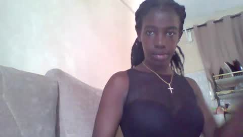 prettyzuzu online show from February 16, 10:02 am