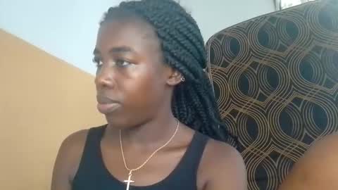 prettyzuzu online show from February 18, 10:59 am