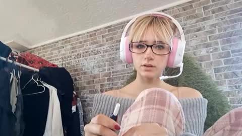 Stella online show from March 26, 9:58 am