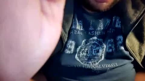 prikryljan02 online show from April 3, 3:24 am