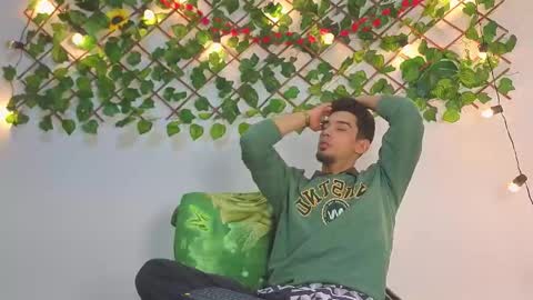 prince_arthur77 online show from March 8, 4:16 am