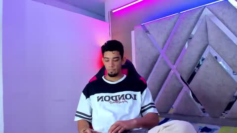 prince_arthur77 online show from October 22, 1:24 pm