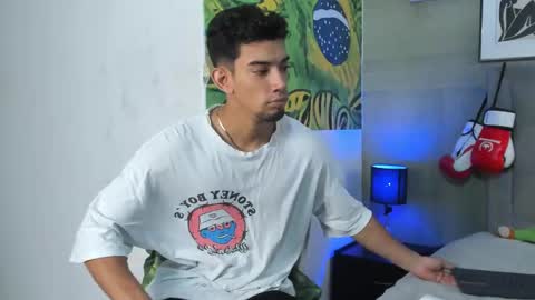 prince_arthur77 online show from September 28, 1:53 pm