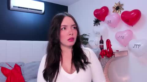 Mia online show from February 14, 12:30 pm