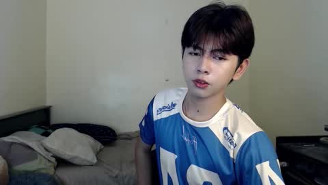 princecalix online show from October 15, 3:32 am