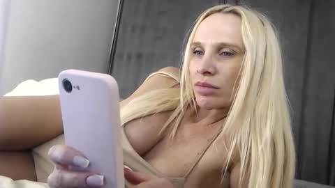 princeessa online show from April 16, 8:20 pm