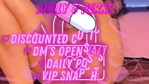 Snapshot of princess_cece chatting on February 6, 12:54 am Cece  NEXT LIVESTREAM -- DEC. 4th  7 PM CST online show from February 6, 12:54 am