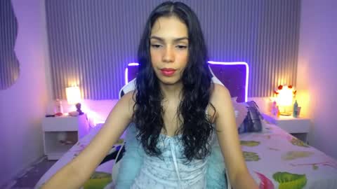 princess_skinny18 online show from June 2, 10:34 pm