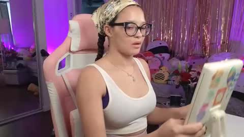 Amber online show from March 8, 11:31 pm