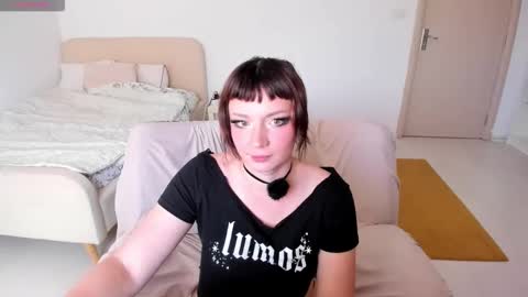 Snapshot of princessfoxyx chatting on September 28, 12:47 pm Princess Foxy online show from September 28, 12:47 pm