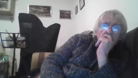 proudwelshman online show from December 8, 11:40 pm