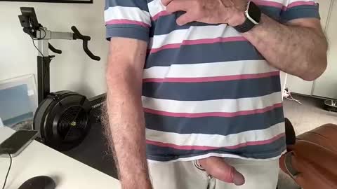 Snapshot of puffiest chatting on January 1, 10:46 pm puffiest online show from January 1, 10:46 pm