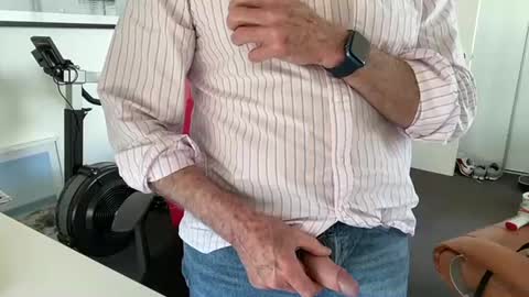 Snapshot of puffiest chatting on January 16, 7:49 am puffiest online show from January 16, 7:49 am