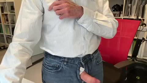 Snapshot of puffiest chatting on October 22, 4:26 am puffiest online show from October 22, 4:26 am