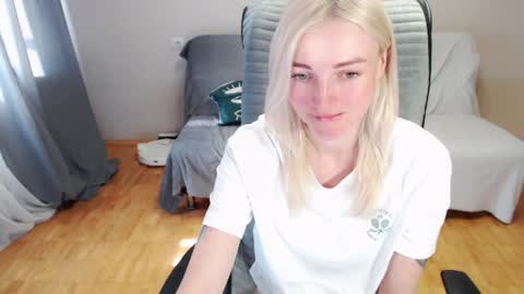 Polly online show from April 8, 6:27 am