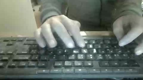 pup_y online show from December 17, 6:25 pm