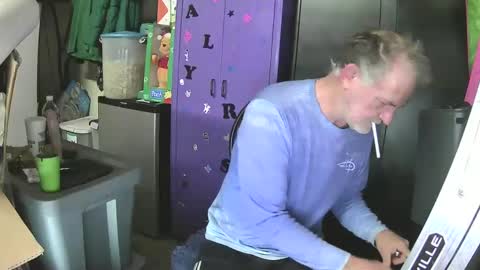 Snapshot of pussy_licker0127 chatting on December 11, 4:09 pm Mark online show from December 11, 4:09 pm