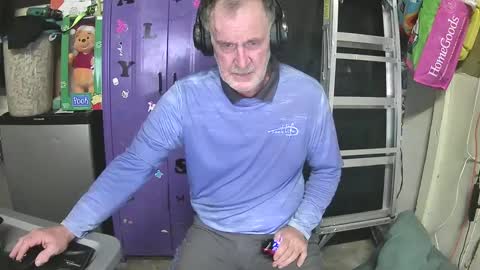 Snapshot of pussy_licker0127 chatting on December 27, 3:09 am Mark online show from December 27, 3:09 am