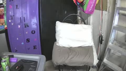 Snapshot of pussy_licker0127 chatting on February 20, 4:47 pm Mark online show from February 20, 4:47 pm