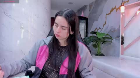 Qetsyah online show from April 18, 2:30 pm