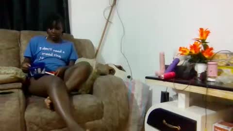 queen014 online show from December 1, 9:57 pm