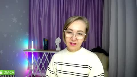 Snapshot of queen_a_n_i chatting on October 13, 11:45 am A N I  Ill be here on December 1st online show from October 13, 11:45 am