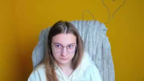 Amelie online show from March 3, 12:34 pm