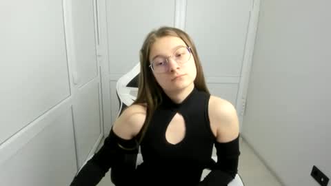 Amelie online show from March 29, 7:21 am