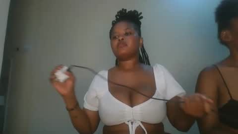 Queen kikih online show from February 15, 7:01 pm