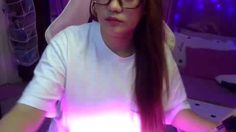 QueenHennessy online show from February 9, 5:55 am