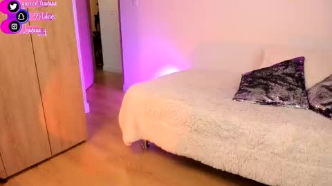 Snapshot of queen_liana chatting on December 20, 7:33 am Liana online show from December 20, 7:33 am