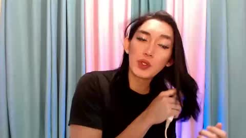 Queen Lucifer online show from November 24, 11:31 am