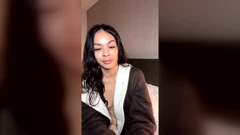 queen_reyna68 online show from July 21, 5:31 am